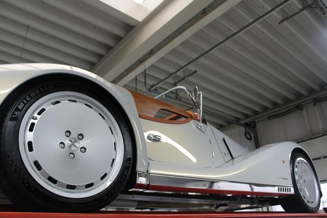 Morgan Midsummer "Limited collector's item" One of the fifty built by Morgan with Pininfarina's design input,Ordered with the high windscreen, Pininfarina's idea of a 'barchetta' style with influences from the 1930s and 1940s, Livery in "Grigio Cangiante" over Tan soft grain leather, The use of mat